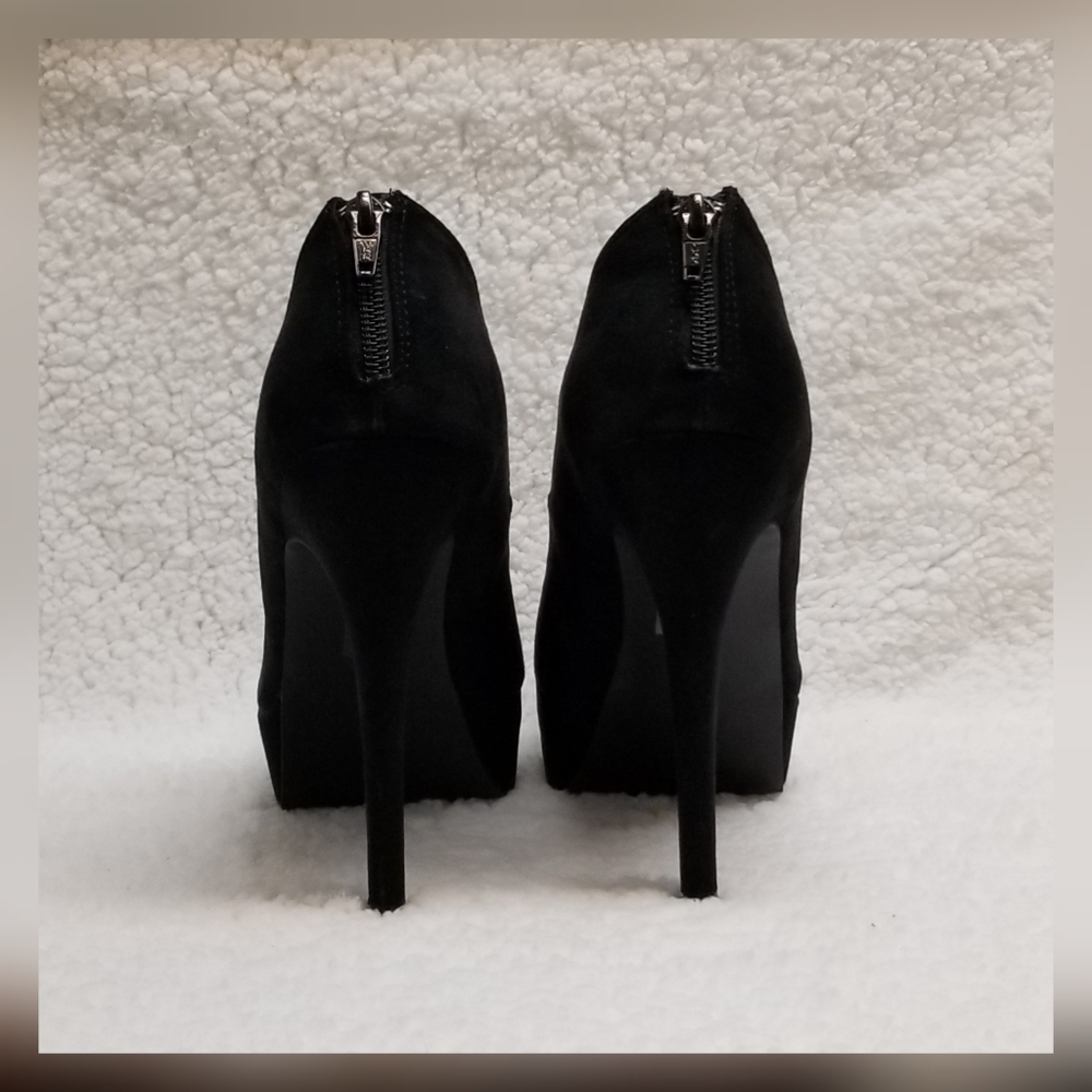 Call it Spring Black stiletto! - Picture 3 of 6